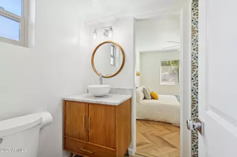 Bath - 6146 N 18th Ave, Phoenix, AZ 85015 photo 3 of 3