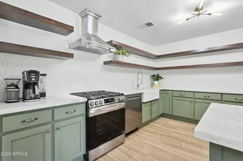 Kitchen - 6146 N 18th Ave, Phoenix, AZ 85015 photo 2 of 3