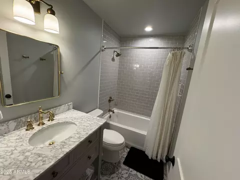 Bath - 1675 E Appalachian Rd, Flagstaff, AZ 86004 photo 2 of 3