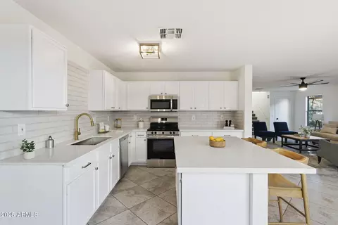 Kitchen - 3287 S Bowman Rd, Apache Junction, AZ 85119 photo 4 of 5