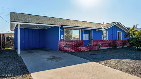 8225 W Earll Dr, Phoenix, AZ 85033