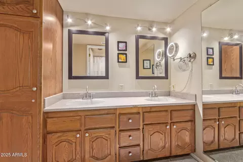 Bath - 4303 E Cactus Rd #202, Phoenix, AZ 85032 photo 1 of 2
