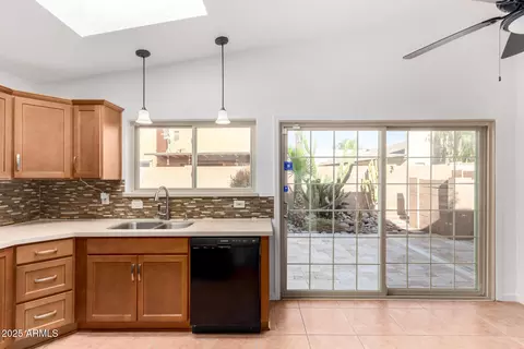 Kitchen - 4546 E Renee Dr, Phoenix, AZ 85050 photo 2 of 4