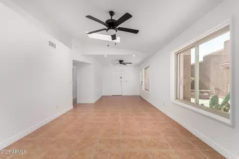 Living - 4546 E Renee Dr, Phoenix, AZ 85050 photo 2 of 2