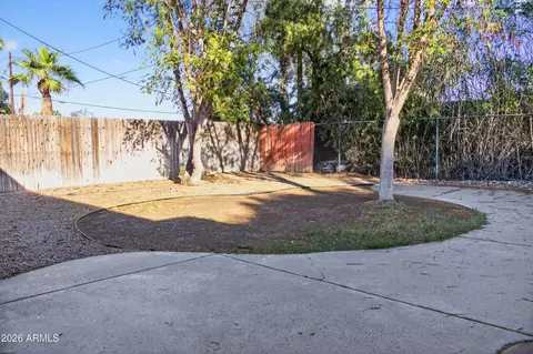 Exterior - 2210 E Cambridge Ave, Phoenix, AZ 85006 photo 6 of 9