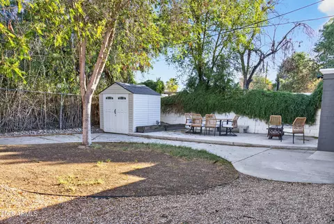 Exterior - 2210 E Cambridge Ave, Phoenix, AZ 85006 photo 7 of 9