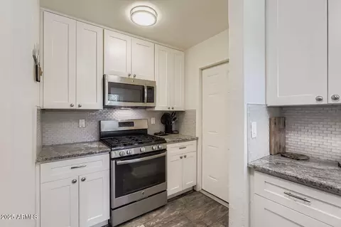 Kitchen - 2210 E Cambridge Ave, Phoenix, AZ 85006 photo 3 of 5
