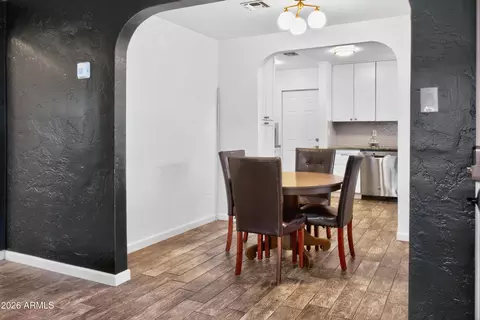 Dining - 2210 E Cambridge Ave, Phoenix, AZ 85006 photo 2 of 2