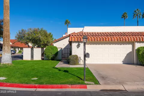 5752 N Scottsdale Rd, Paradise Valley, AZ 85253