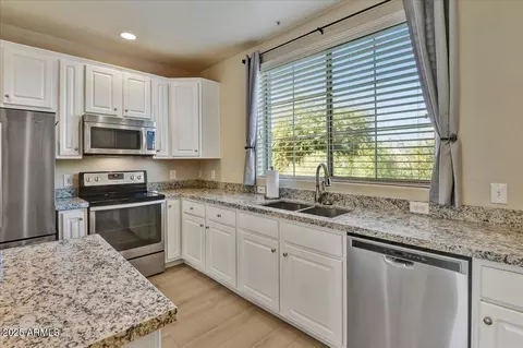 4455 E Paradise Village Pkwy S #1059, Phoenix, AZ 85032