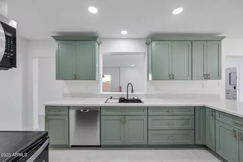 Kitchen - 1802 E Ardmore Dr, Phoenix, AZ 85042 photo 4 of 4