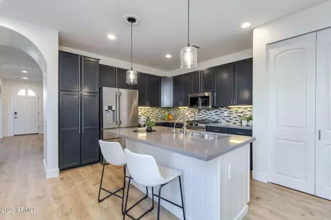 2914 N 48th Pl, Phoenix, AZ 85018 photo 6