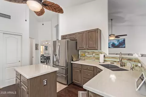 Kitchen - 1858 W Leah Ln, Gilbert, AZ 85233 photo 5 of 5