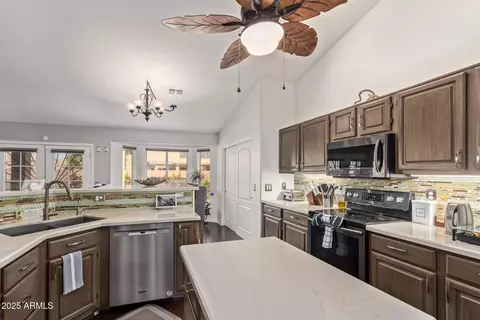Kitchen - 1858 W Leah Ln, Gilbert, AZ 85233 photo 3 of 5