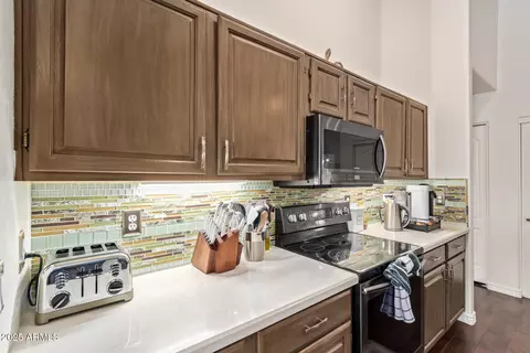 Kitchen - 1858 W Leah Ln, Gilbert, AZ 85233 photo 4 of 5