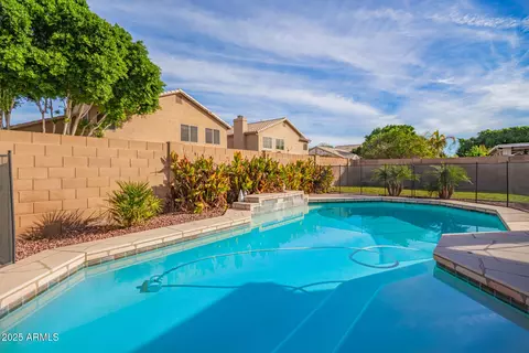 Exterior - 1858 W Leah Ln, Gilbert, AZ 85233 photo 6 of 7