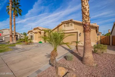 Exterior - 1858 W Leah Ln, Gilbert, AZ 85233 photo 3 of 7