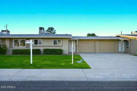11234 N Coggins Dr, Sun City, AZ 85351