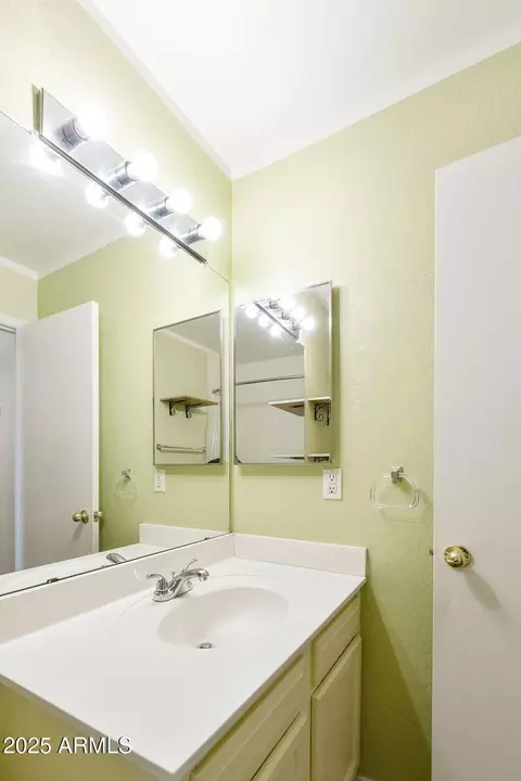 Bath - 8824 E Fairbrook St, Mesa, AZ 85207 photo 6 of 6