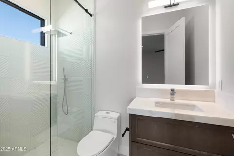 Bath - 628 E Amber Sun Dr, Phoenix, AZ 85085 photo 6 of 6