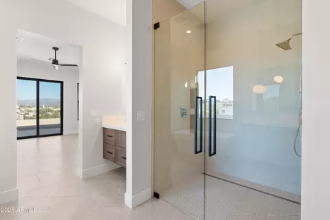 Bath - 628 E Amber Sun Dr, Phoenix, AZ 85085 photo 3 of 6