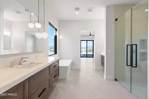 Bath - 628 E Amber Sun Dr, Phoenix, AZ 85085 photo 2 of 6