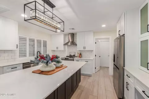 Kitchen - 4414 E Le Marche Ave, Phoenix, AZ 85032 photo 2 of 4