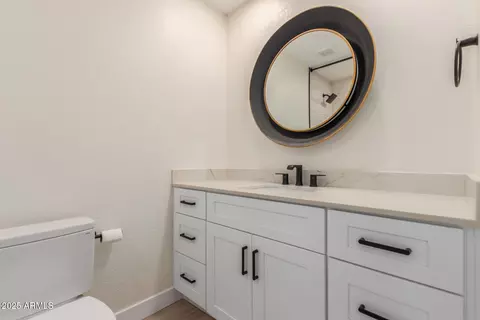 Bath - 4414 E Le Marche Ave, Phoenix, AZ 85032 photo 4 of 5