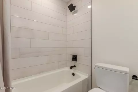 Bath - 4414 E Le Marche Ave, Phoenix, AZ 85032 photo 5 of 5