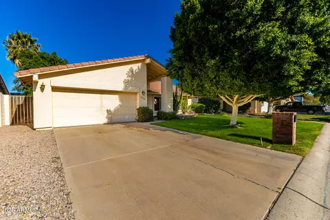 Exterior - 938 E Driftwood Dr, Tempe, AZ 85283 photo 3 of 14