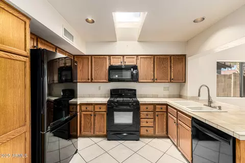 Kitchen - 938 E Driftwood Dr, Tempe, AZ 85283 photo 2 of 3