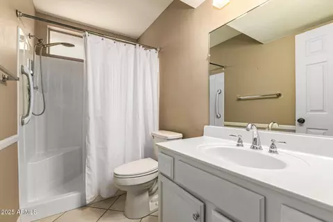 Bath - 938 E Driftwood Dr, Tempe, AZ 85283 photo 1 of 2
