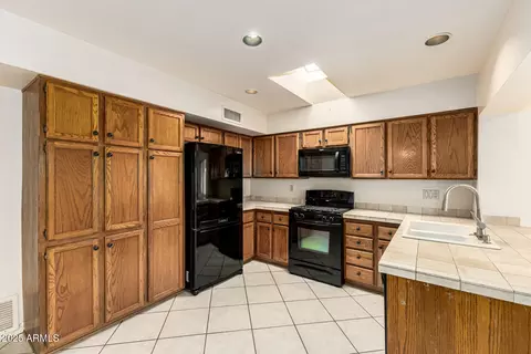 Kitchen - 938 E Driftwood Dr, Tempe, AZ 85283 photo 1 of 3
