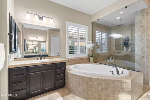 Bath - 3781 E Chestnut Ln, Gilbert, AZ 85298 photo 6 of 6