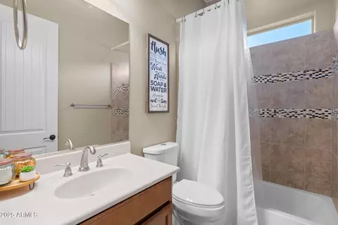 Bath - 3781 E Chestnut Ln, Gilbert, AZ 85298 photo 3 of 6