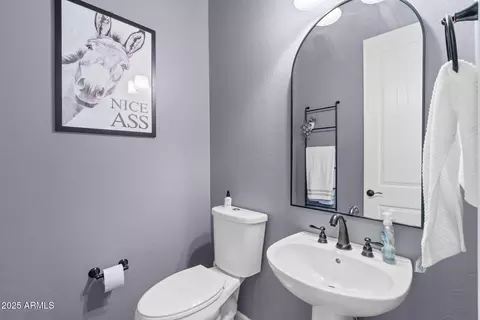 Bath - 3781 E Chestnut Ln, Gilbert, AZ 85298 photo 1 of 6
