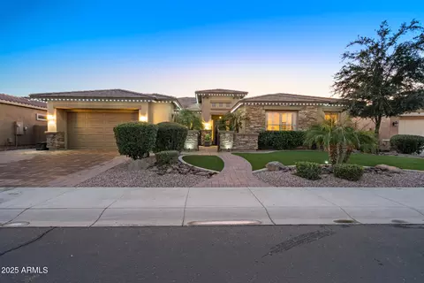 Exterior - 3781 E Chestnut Ln, Gilbert, AZ 85298 photo 2 of 16