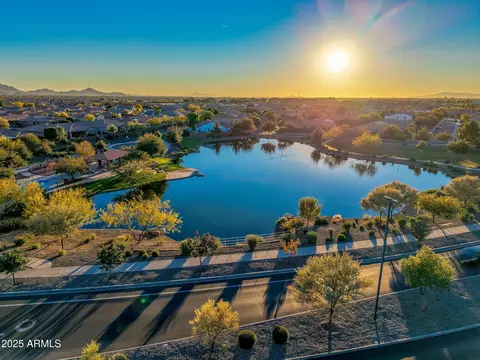 View/Area - 3781 E Chestnut Ln, Gilbert, AZ 85298 photo 5 of 12