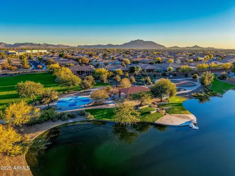 View/Area - 3781 E Chestnut Ln, Gilbert, AZ 85298 photo 8 of 12