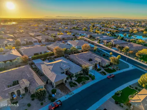 View/Area - 3781 E Chestnut Ln, Gilbert, AZ 85298 photo 2 of 12