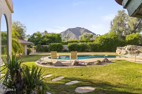 6131 E Naumann Dr, Paradise Valley, AZ 85253