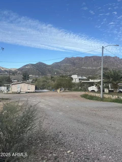 1129 S Edna Ave, Superior, AZ 85173