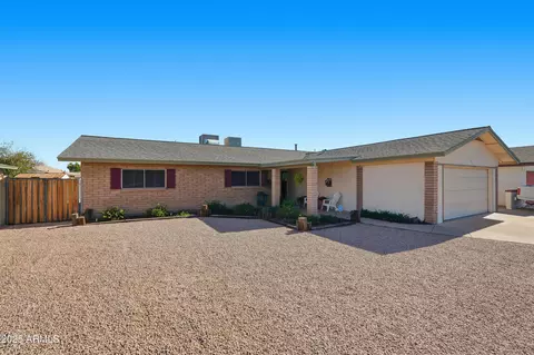 7307 N 46th Cir, Glendale, AZ 85301