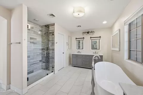 Bath - 331 E Phelps St, Gilbert, AZ 85295 photo 3 of 4