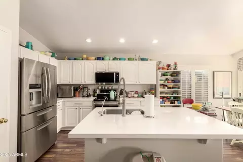 Kitchen - 10447 E Diamond Ave, Mesa, AZ 85208 photo 2 of 3