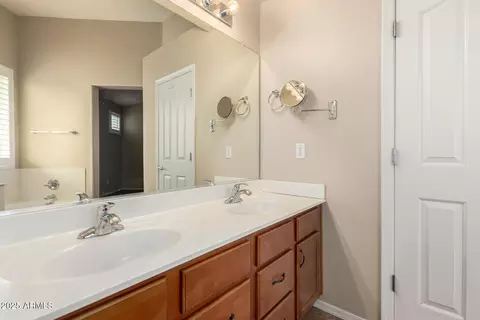 Bath - 3908 E Minton St, Phoenix, AZ 85042 photo 2 of 2