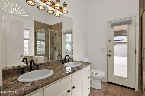 Bath - 4519 E Lone Cactus Dr, Phoenix, AZ 85050 photo 1 of 4