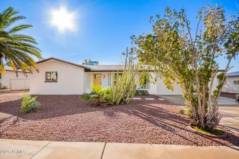5237 E Dallas St, Mesa, AZ 85205