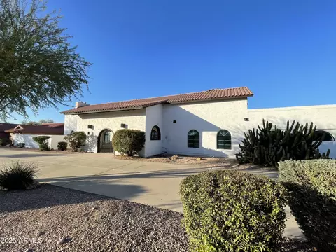 8200 W Orangewood Ave, Glendale, AZ 85303