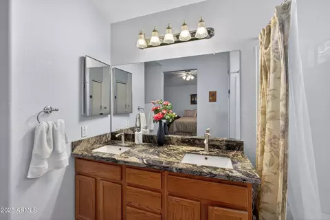 Bath - 552 E Jasper Dr, Gilbert, AZ 85296 photo 3 of 3